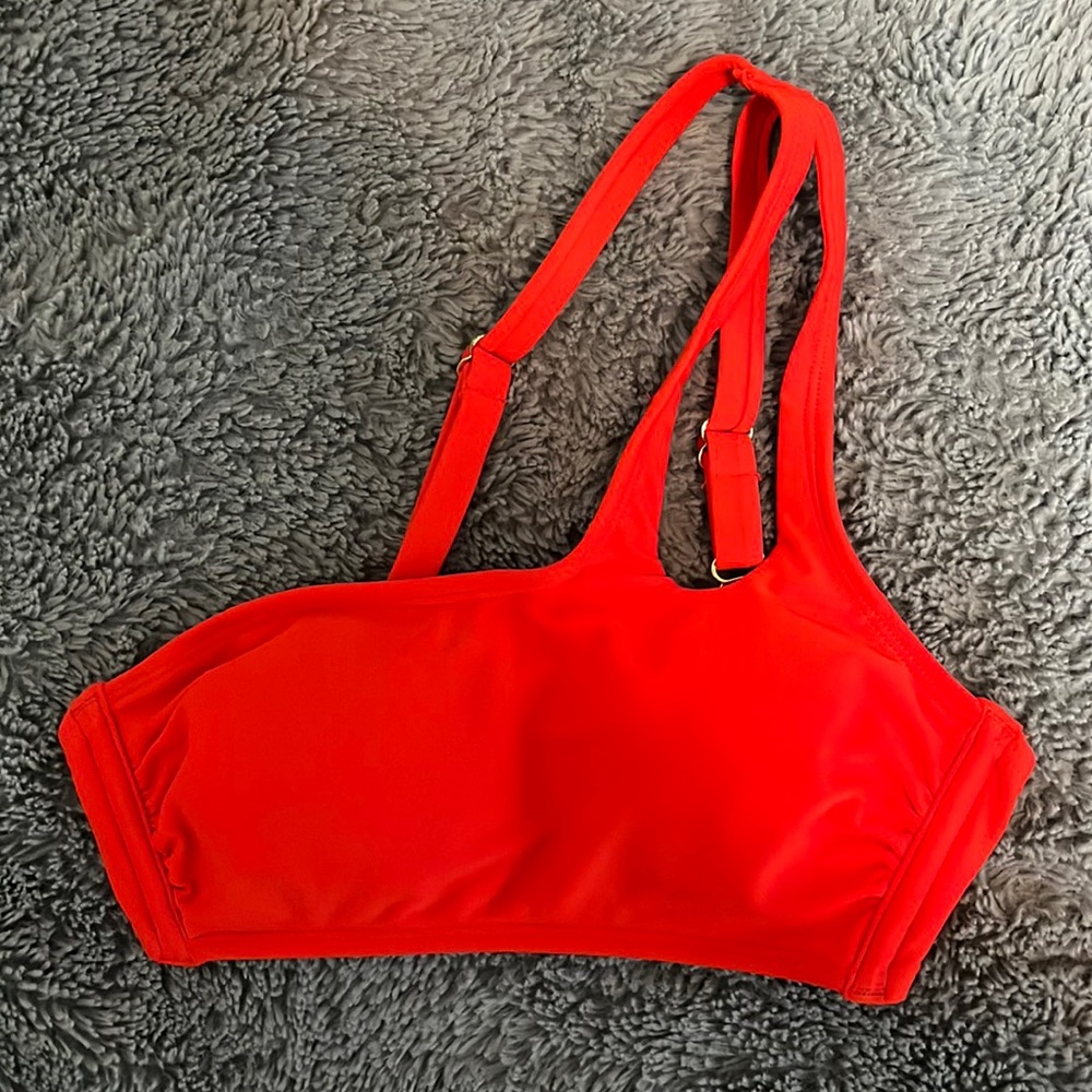 Bathing suit top from target| worn once great condition